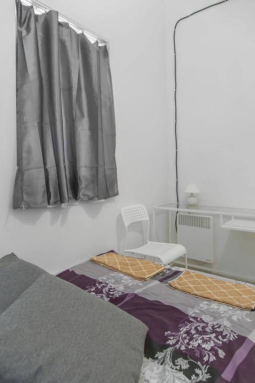 Homestay Metro Centrum Guest